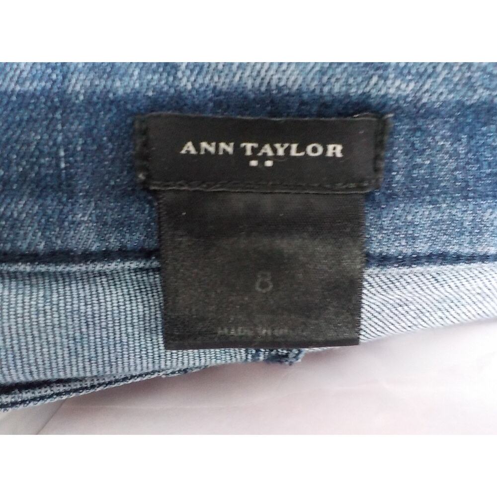 Ann Taylor Blue Stretch Denim Jean Shorts Cut Off Women size 8 Classic Casual - Picture 4 of 4